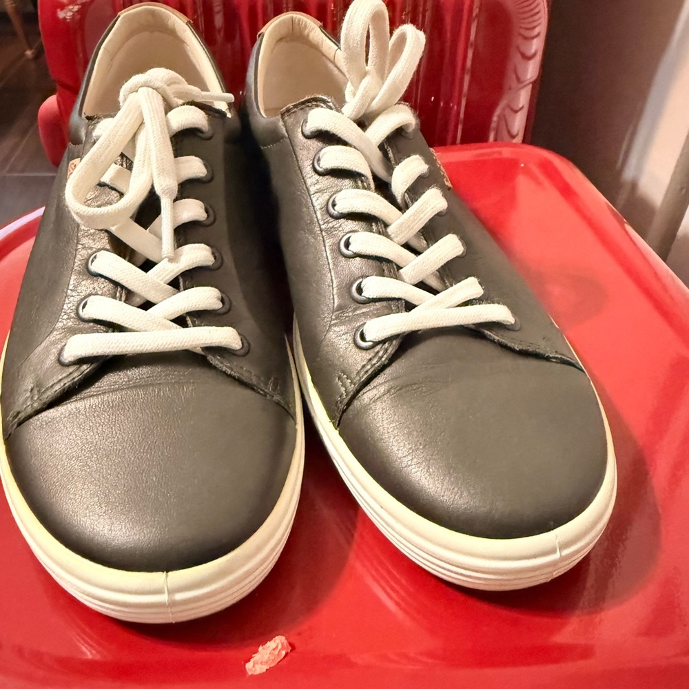Ecco Soft 7 green  Leather Sneakers with White Accents